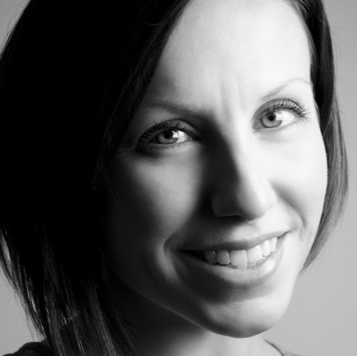 Julia Hammond Photo 25