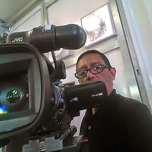 Luis Burgos Photo 17