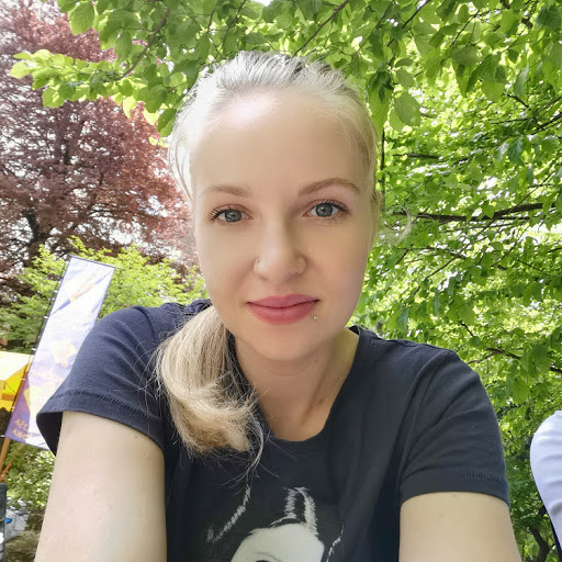 Kristina Novak Photo 13