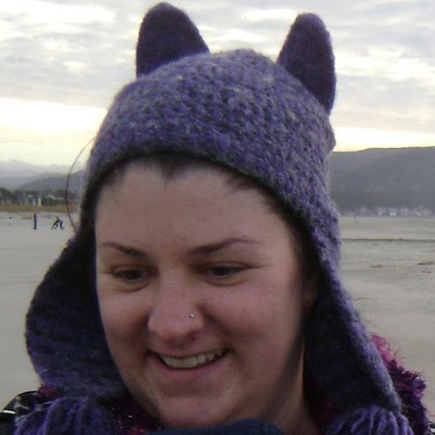 Laura Hayes Photo 4