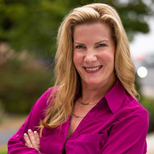 Lisa Moon Photo 17 Lisa Moon Photo 17