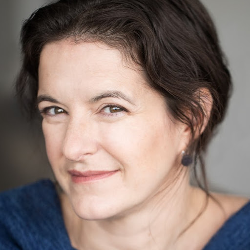 Annie Bacon Photo 12