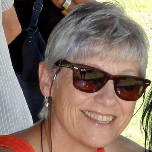 Lynne Schneider Photo 29