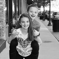 Julie Gooch Photo 26