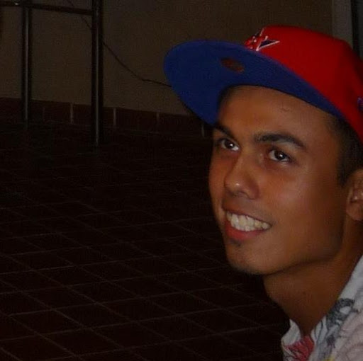Eddie Hernandez Photo 30