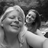 Christina Neal Photo 29