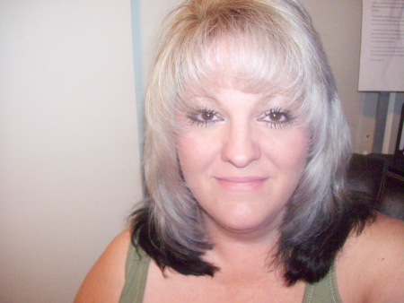 Julie Kennedy Photo 19