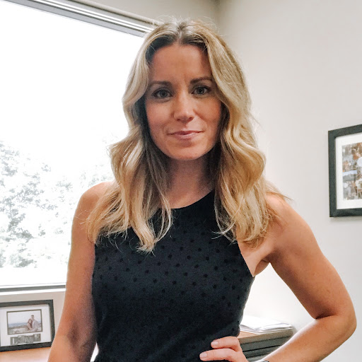 Elizabeth Mathews Photo 30