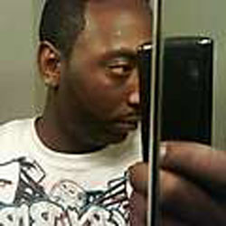 Raymond Pierce Photo 41