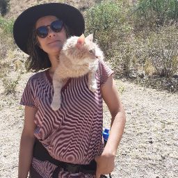 Angela Sheehan Photo 17