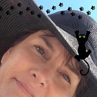 Theresa Clifford Photo 37