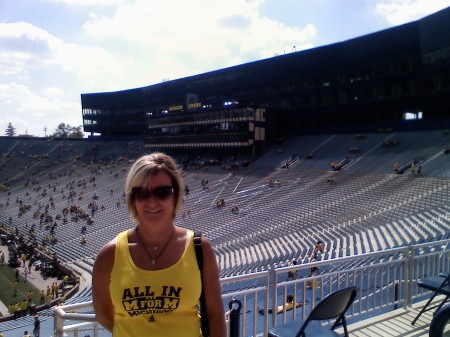 Debbie Ferguson Photo 32