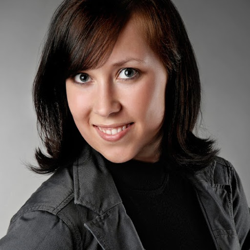 Julia Blank Photo 25