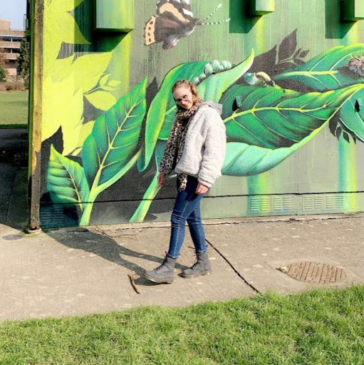 Lucy Burrows Photo 7