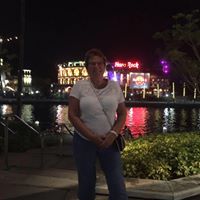 Elizabeth Greenleaf Photo 4