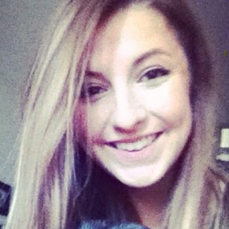 Anna Watson Photo 13