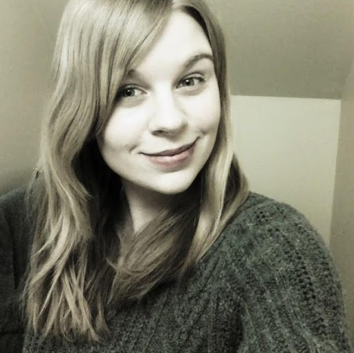 Emma Johnson Photo 23