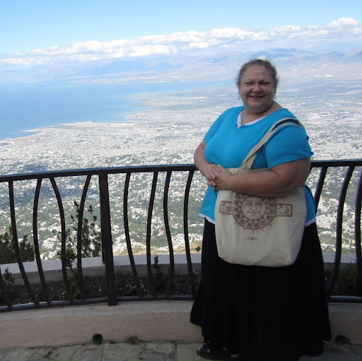 Nancy Abbott Photo 14