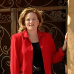 Laura Reynolds Photo 22