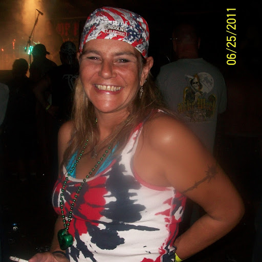 Christina Bennett Photo 41