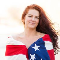 Laura Daniel Photo 27