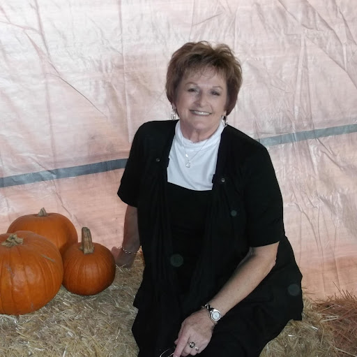 Ruth Dawson Photo 37