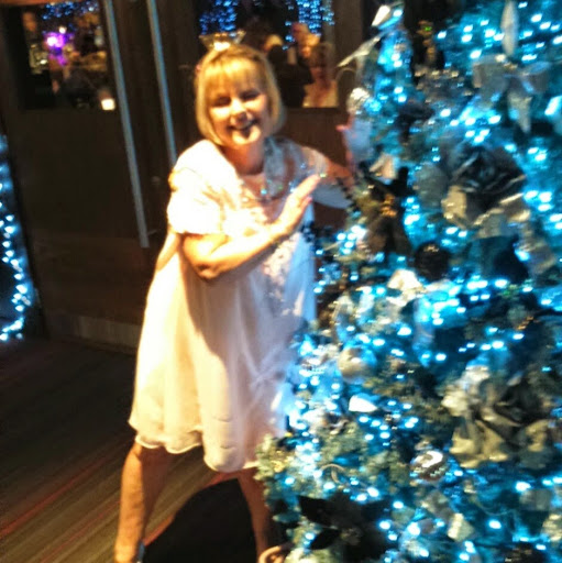 Carol Morris Photo 12