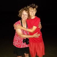 Laurie Thompson Photo 38