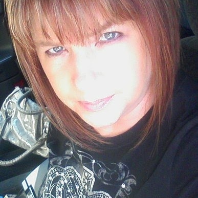 Lisa Luttrell Photo 26