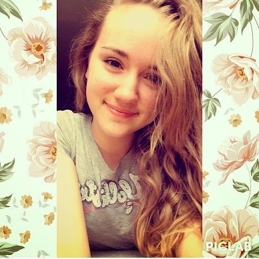 Melanie Fuller Photo 9