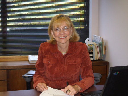Laura Bullock Photo 42