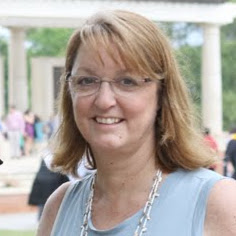 Julia Jacobs Photo 20