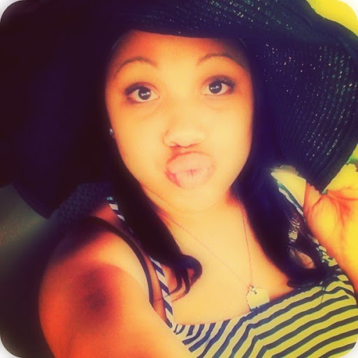 Amanda Collins Photo 5