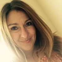 Debbie Gillespie Photo 32