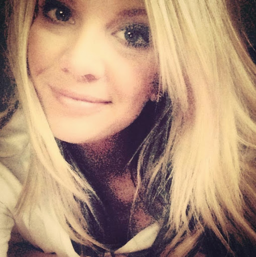 Sarah Yates Photo 33