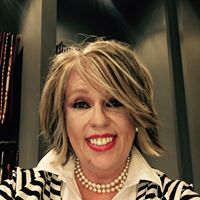 Kelly Pierce Photo 23