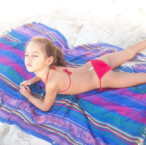Lorraine Andrade Photo 13