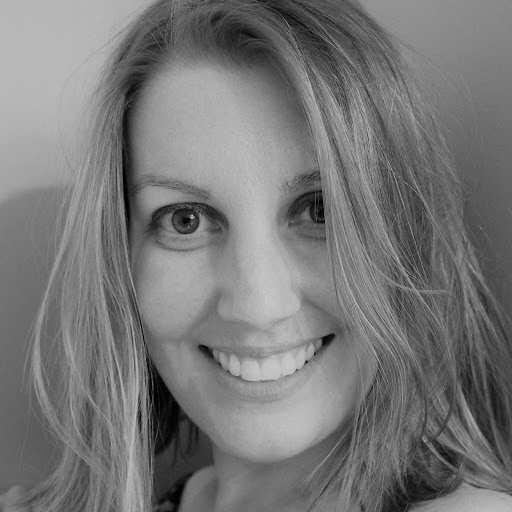 Adrianne Roberts Photo 12