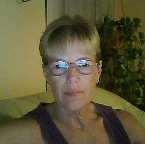 Paula Ferris Photo 12