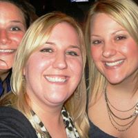 Kristen Schroeder Photo 14