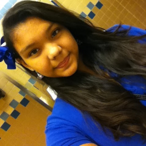 Sara Trevino Photo 34