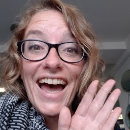 Anna Cheek Photo 17