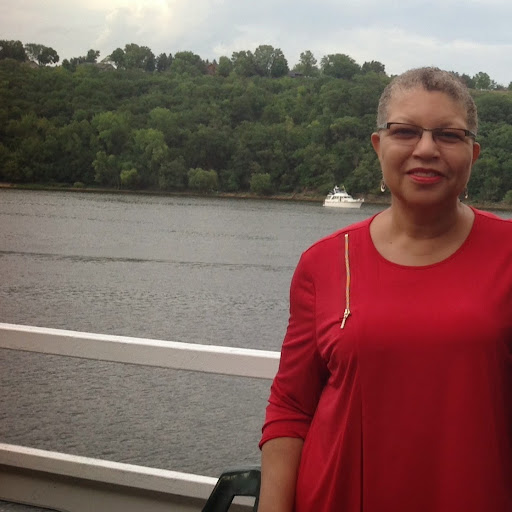 Juanita Robertson Photo 12