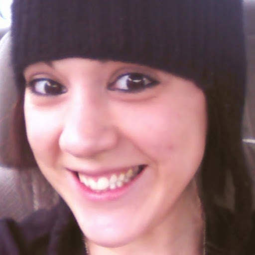 Emily Stevens Photo 26