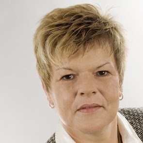 Andrea Schneider Photo 44