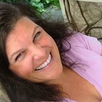 Julie North Photo 36