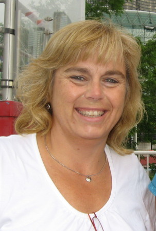 Robin Snyder Photo 41