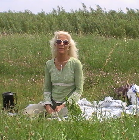 Joan Hansen Photo 43