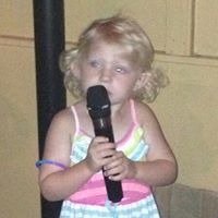 Andrea Hedges Photo 14