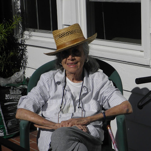 Joan Elliott Photo 20